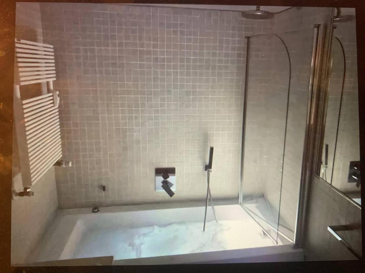 S.Ambrogio/Duomo •Jacuzzi • Luxury •Design Apartment Milan Bagian luar foto
