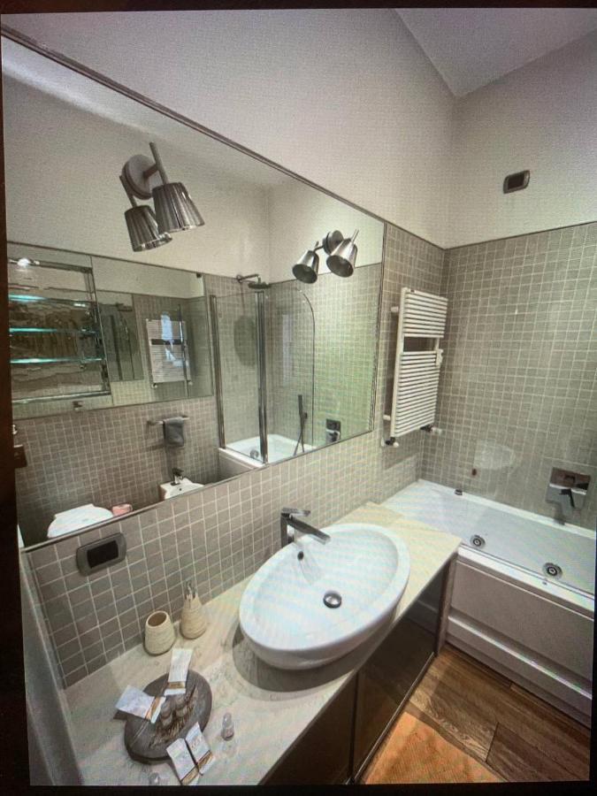 S.Ambrogio/Duomo •Jacuzzi • Luxury •Design Apartment Milan Bagian luar foto